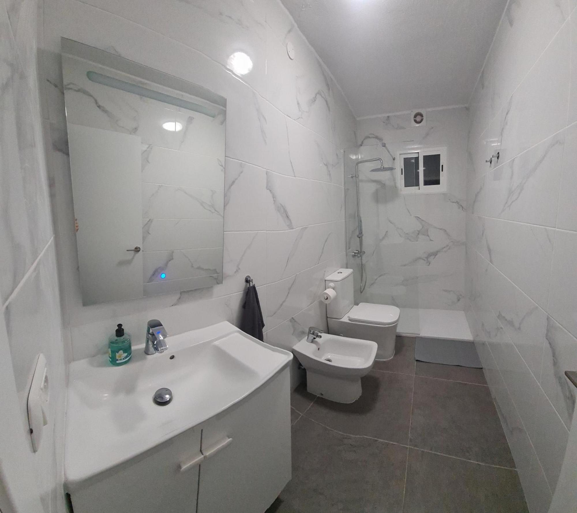Eeb Private Room Habitacion Privada En Piso Compartido La Laguna  Kültér fotó